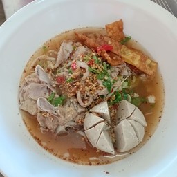 ก๋วยเตี๋ยวต้มยำจัมโบ้