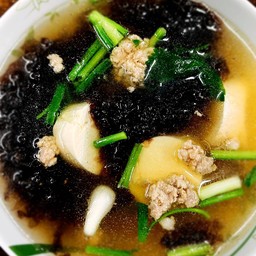 ต้มจืดสาหร่ายเต้าหู้หมูสับ