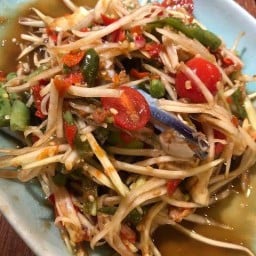 ส้มตำกลางซอย by ข้าวฟ้าง