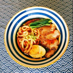 โชยุอูด้งหมาล่า