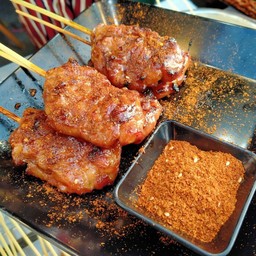 หมูอัลมอนต์นมสด