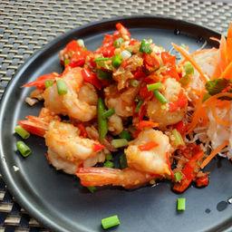 กุ้งผัดพริกเกลือ Stir fried shrimp with chilli and salt