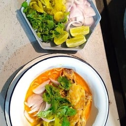 ปันสุข ข้าวซอย ยำน้ำย้อย กาแฟโบราณ พิซซ่า