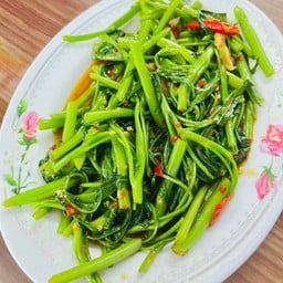ผัดผักบุ้ง