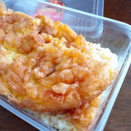 กะเพราล่าพริก+ข้าวไข่เจียวฟูทอดสดใหม่