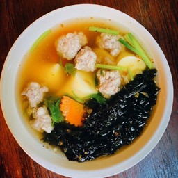 ต้มจืดเต้าหู้หมุสับ สาหร่าย