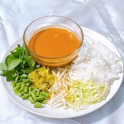 หน่อง ขนมจีน น้ำยากระทิ น้ำยาป่า น้ำพริก