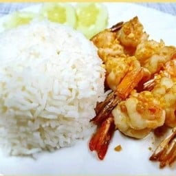 ข้าวกุ้งกระเทียมพริกไทยดำ