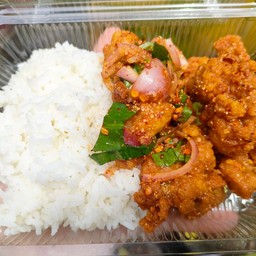 ข้าวกะเพราไก่ป็อบ