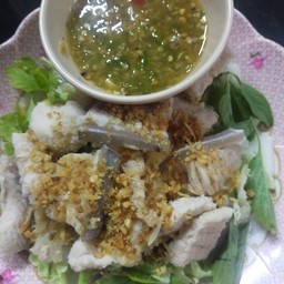 ปลาบึกลวกจิ้ม