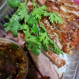 ข้าวหมูย่างพริกไทดำ