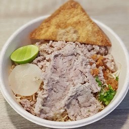 เส้นเล็กต้มยำแห้ง หมูล้วน