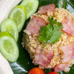 ข้าวผัดเบค่อน