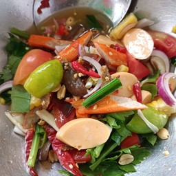 ยำรวมปูอัด + ไส้กรอก