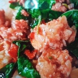 กะเพราแหนม