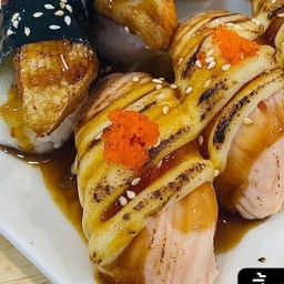 ซูชิแซลมอนเบริ์น