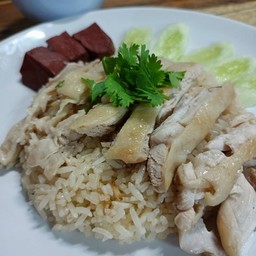 ข้าวมันไก่เนื้อสะโพก