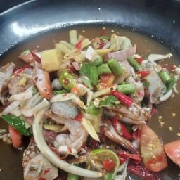 ส้มตำเงินล้าน ลาบคอหมูย่าง ร้านอยู่ติดจุกกะเฌอค้าไม้