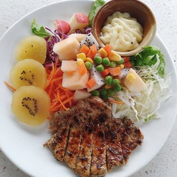 สลัดสเต็กหมู
