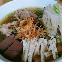 ก๋วยจั๊บ หมูสับหมูยอ