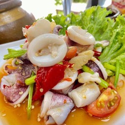ยำปลาหมึก