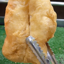 ปาท่องโก๋ไส้นมข้นหวาน