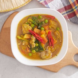 แกงเผ็ดสันคอหมูใส่มะละกอ