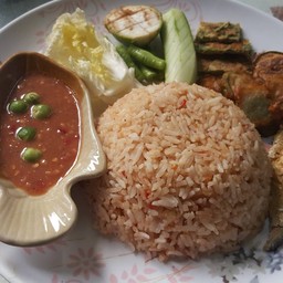 ข้าวผัดน้ำพริกกะปิปลาทู+มะเขือทอด