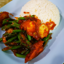 ข้าวผัดพริกแกง