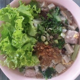 คุณอ๊อดก๋วยจั๊บอุบลพารวย อมตะนคร ชลบุรี 1