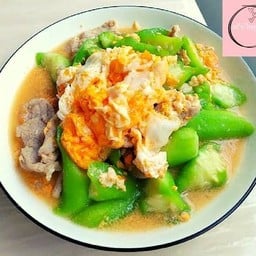 ผัดบวบใส่ไข่