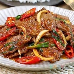 ผัดพริกเผาเนื้อ