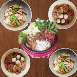 ก๋วยเตี๋ยวเนื้อหอม & ขาหมู ชินเขต