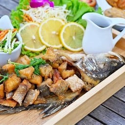 ปลากะพงทอดน้ำปลา