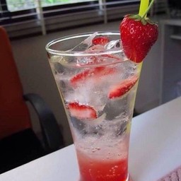 สตรอเบอรี่โซดา