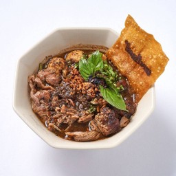 ก๋วยเตี๋ยวเรือเนื้อน้ำตก เนื้อตุ๋น
