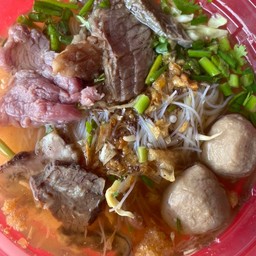 ส้มตำหมื่นล้าน ตลาดอนุสาร