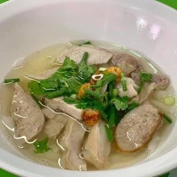ก๋วยจั๊บน้ำใสเฮียเก๊า ตลาดปากน้ำ  ( ย้ายมาวงเวียนท้ายบ้าน )