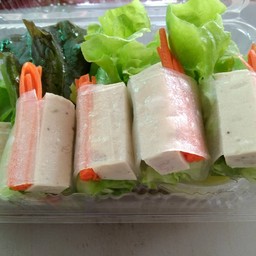 สลัดโรล หมูยอ (ครีมซีฟู๊ด)