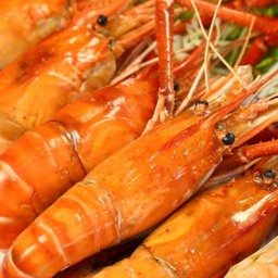 ลูกชิ้นปลาระเบิด&ไส้กรอกแดง (ลูกชิ้นคอนโด)