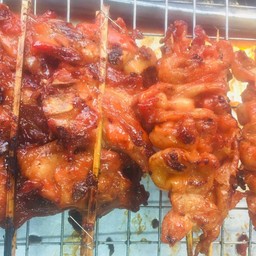 โครงไก่ย่าง 4 หนังไก่ย่าง 3 ข้าวเหนียว 1 ห่อ