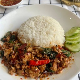 กระเพราพริกแห้งกระเพรากรอบ รสจัด
