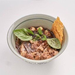 ก๋วยเตี๋ยวเรือหมูคุโรบุตะ หมูตุ๋น