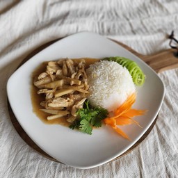 ข้าวหน้าไก่(ใส่หน่อไม้)