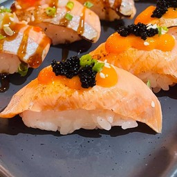 ซูชิ แซลมอนเผาสไปซ์ซี่
