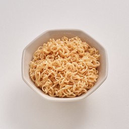 เส้นมาม่า