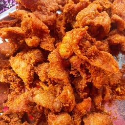 หมูทอดกระเทียมพริกไทยดำ สุกัญญา ไม่มีสาขา