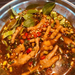 ตรีนไก่แซ่บ