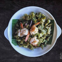 ยำผักหวานทอดกุ้งสด