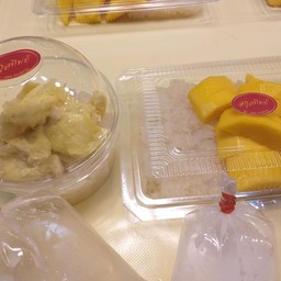 ข้าวเหนียวมะม่วง(น้ำดอกไม้)คู่ข้าวเหนียวทุเรียน